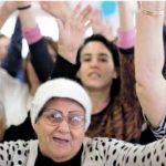 פעילות נשים: קשישות וצעירות יחד